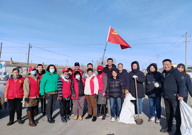 額吉淖爾制鹽有限公司組織開展“我們的節(jié)日——學雷鋒日志愿服務活動”